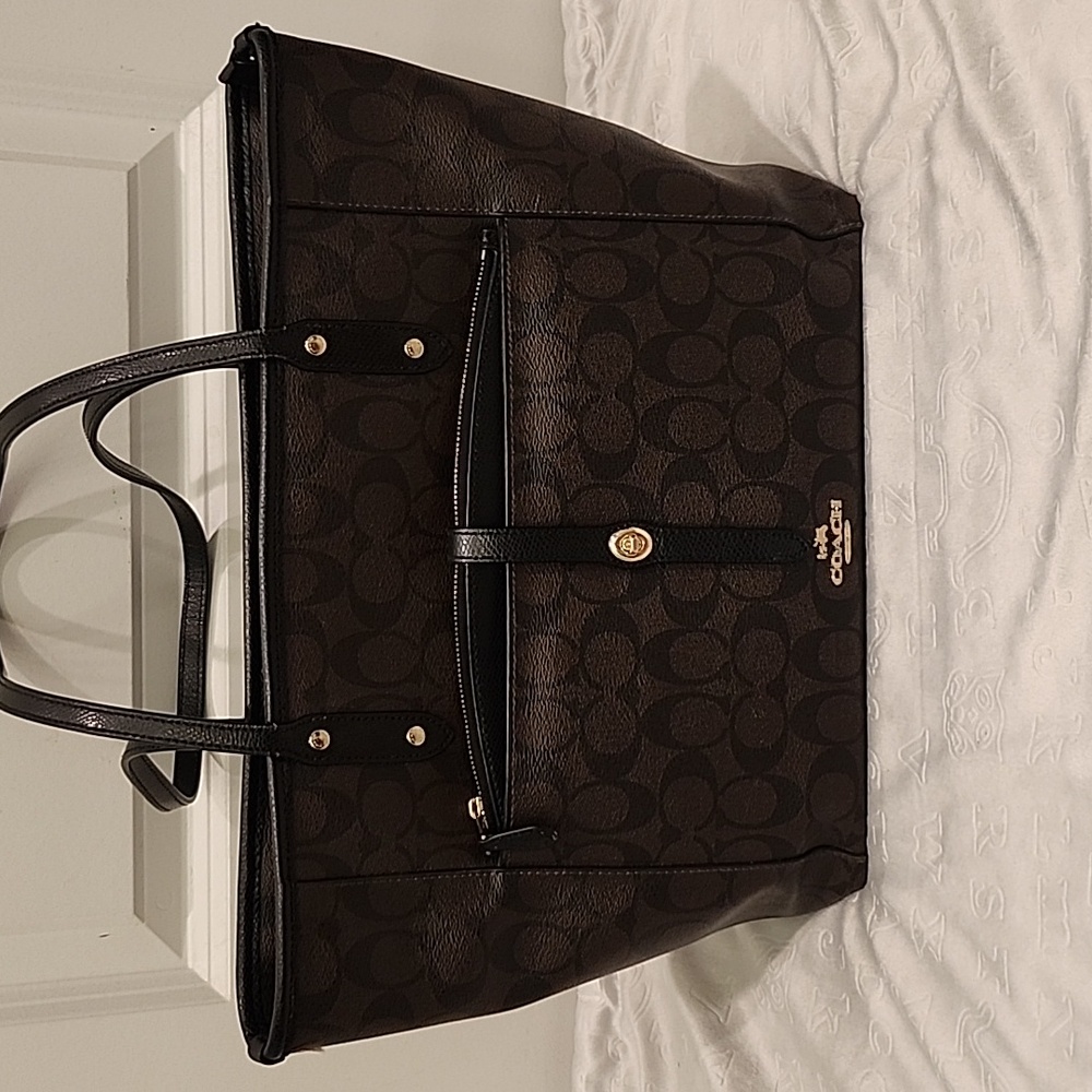 Coach large purse.  Coach C pattern.